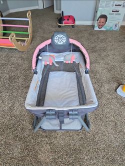 Small Portable Rocking Bassinet