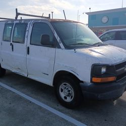 2005 Chevrolet 2500 Cargo Van 