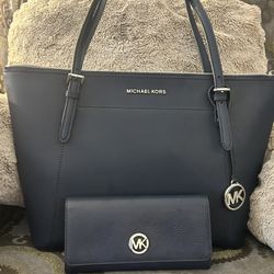 New W/o Tags MK Large Tote With Matching Wallet Navy Blue