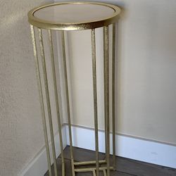 Pedestal Accent End Table