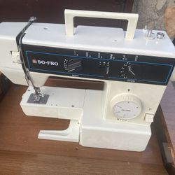 Sewing Machine With Table 