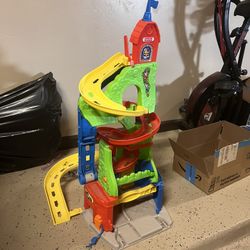 Fisher-Price Little People Sit ‘n Stand Skyway – Toddler Car Ramp Playset