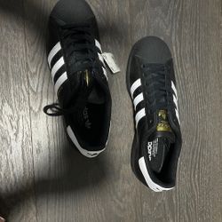 Men’s Size 8.5 Adidas SuperStar