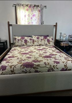 Ashley bed, Cal king like new!