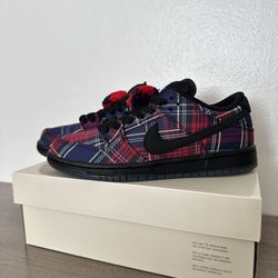 Nike SB Dunk Low “Nardwuar” 