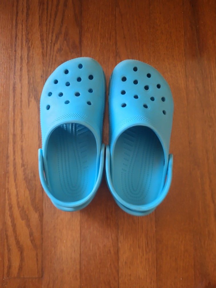 crocs