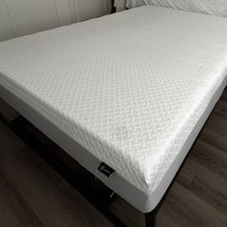 Selling a Queen Zinus 12” Green Tea Memory Foam Mattress + Zinus Metal Platform Bed Frame.