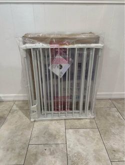 Large Play Yard / Pet Fence