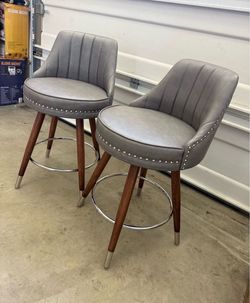 Set of 2 Bar stools ( 24 inch  available)