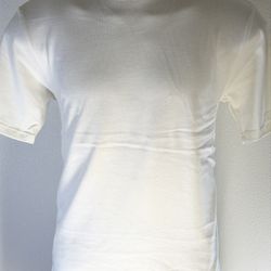 100% cotton T-shirt, very high-quality fabric, comfortable to wear, available in all sizes from S to XL.