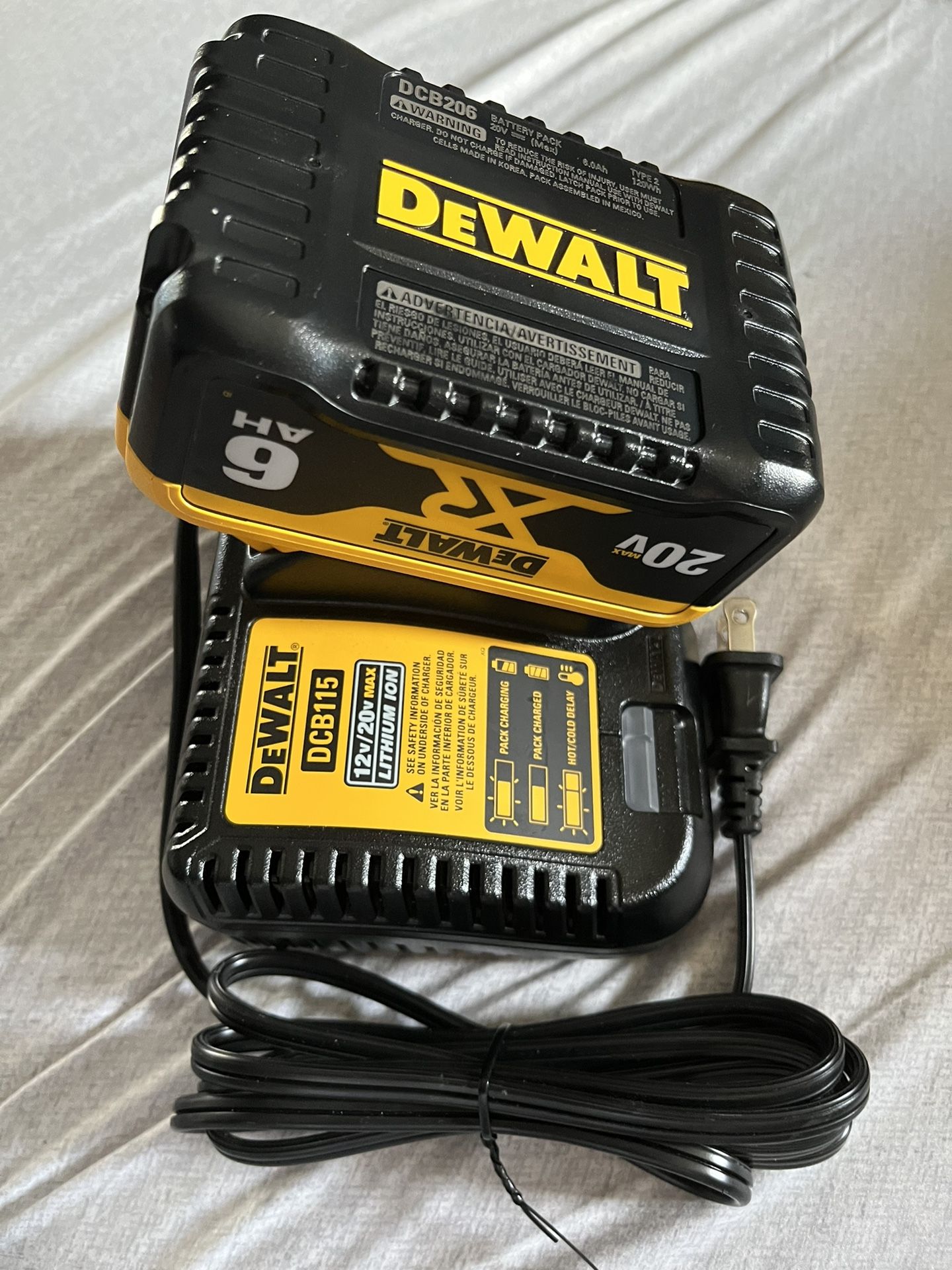 Dewalt 20V 6AH Battery and Amp Battery Charger - Main Image