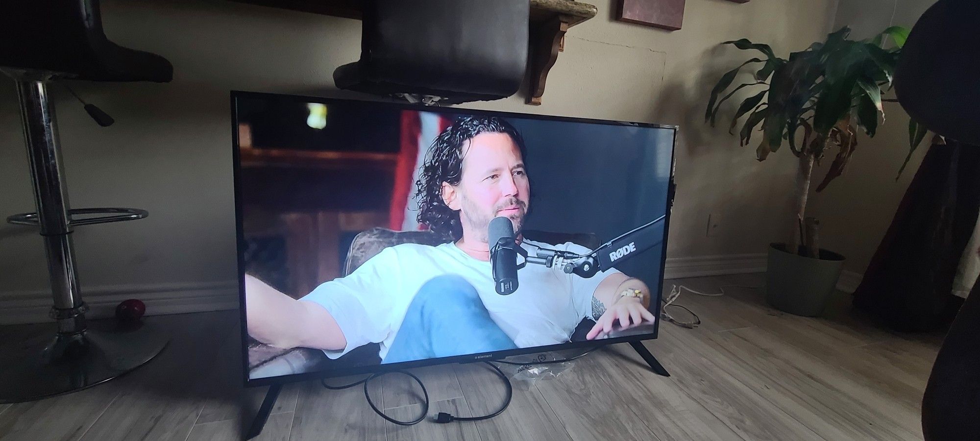 2018 element Smart tv 50 inch With Remote