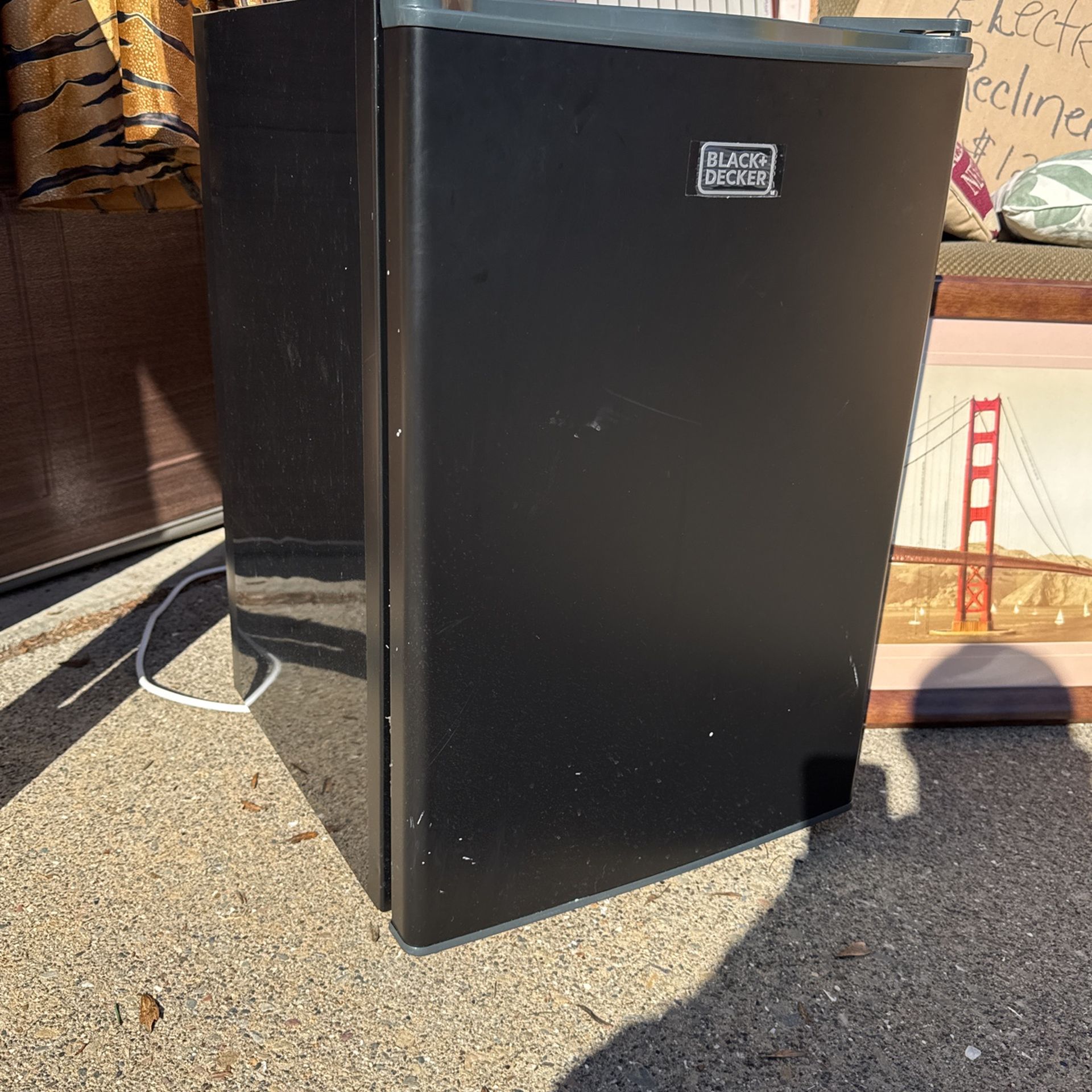 Black & Decker mini fridge