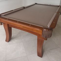 Pool Table ( Free Delivery & Set Up ) 