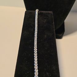 New Silver Tennis Style Bracelet 