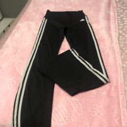 Woman’s Adidas Flare Size Médium 