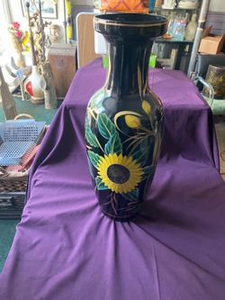 Large Dry flower  vase. 23 1/2” tall