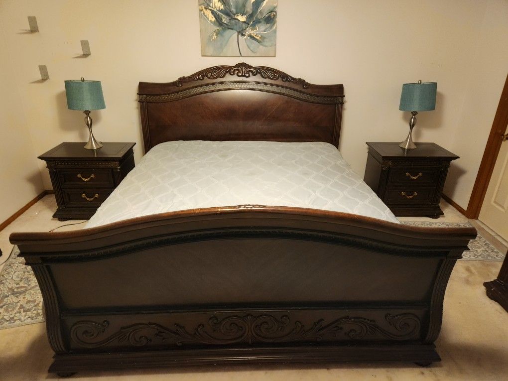 Powerful King Sleigh Bed Set