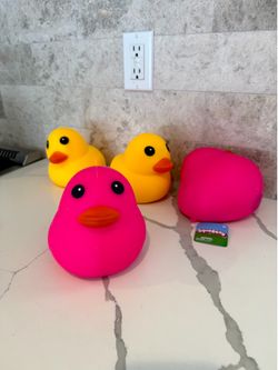 Viral squeezy duck squishy!