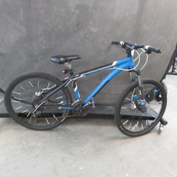 26" Blue/ Black Trek Wahoo Hybrid Bike