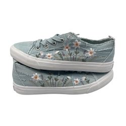 NEW Blowfish Malibu Sneakers Women’s 9 Sky Blue Embroidered Flowers Low Top Slip on Lace Up NWT