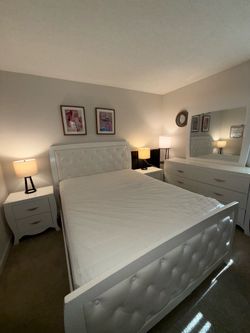 QUEEN BEDROOM SET (WHITE) — $460