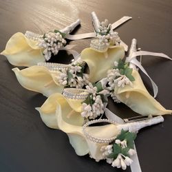 Boutonnières- (6 White Faux Silk Orchids with pins)