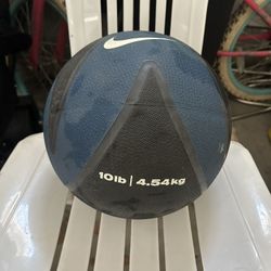 Nike 10 pound medicine ball 