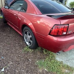 Mustan 2003 gt part out
