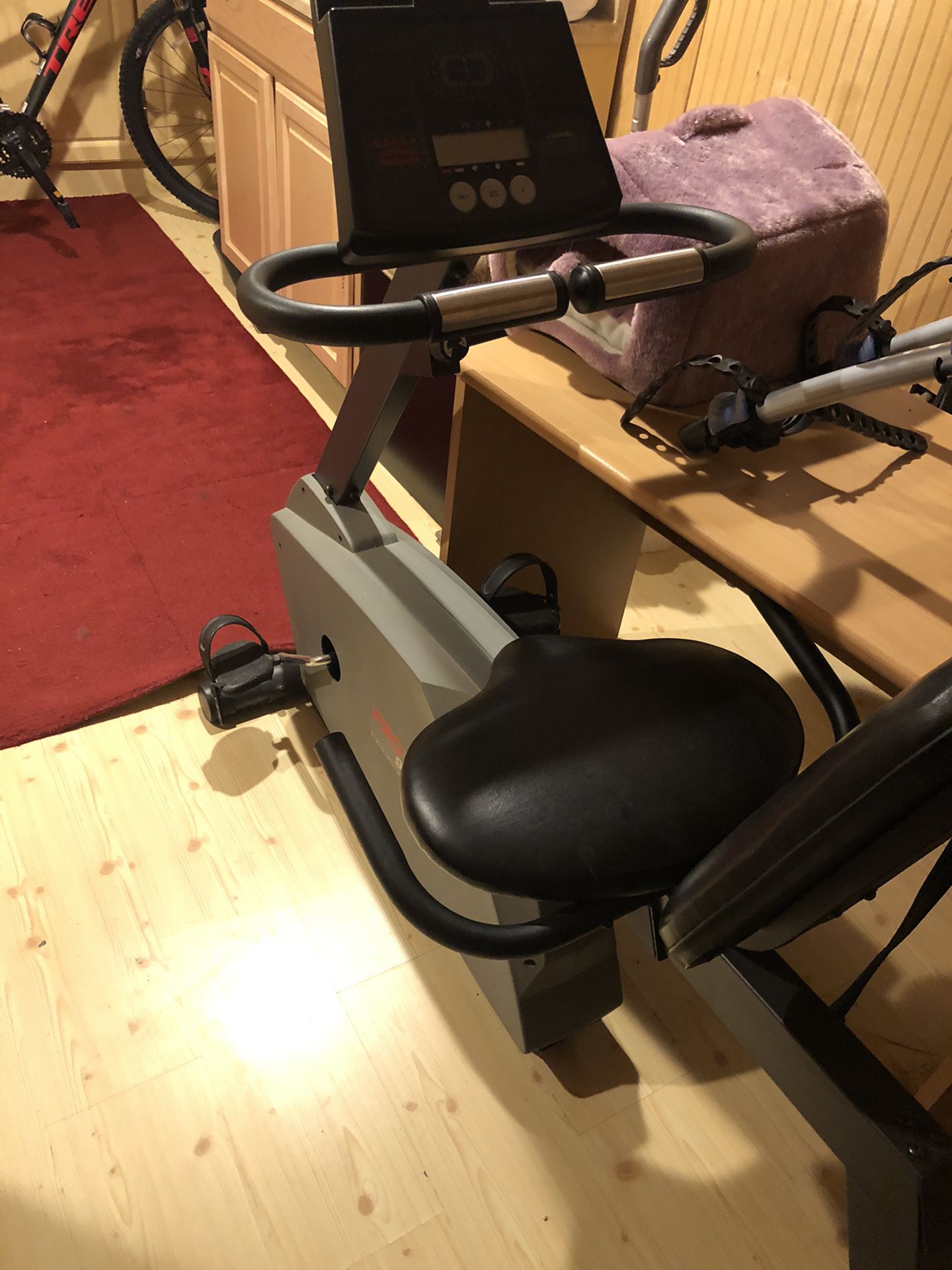 Exercise bicycle. pro-form 955r, ekg2 grip pulse