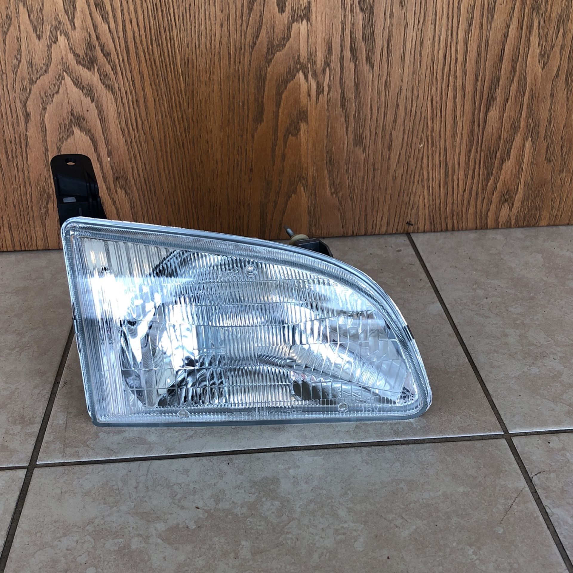 Toyota Sienna 1998 To 2000 Head Lamp Passenger Side Assembly #46