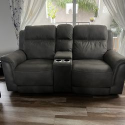 Ashley Furniture couch Reclinable 