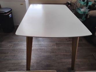 Dinning room table