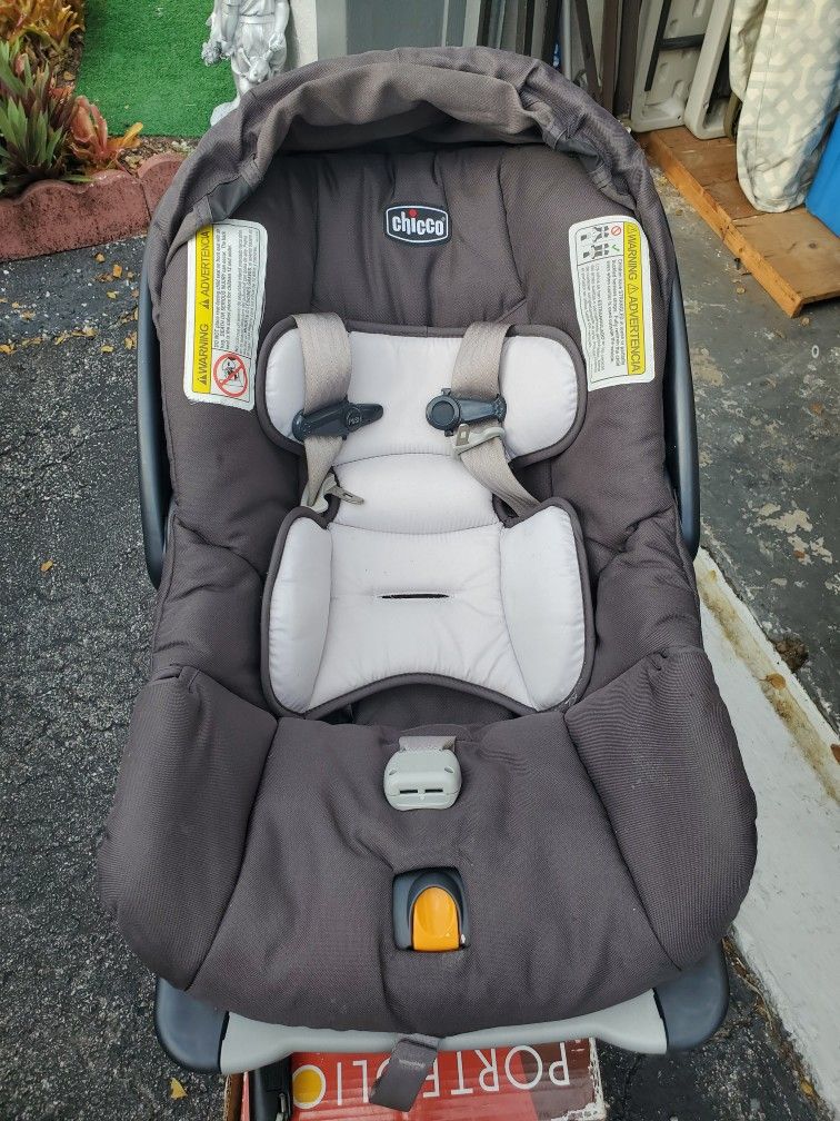 Chicco KeyFit Infant Car Seat and Base
