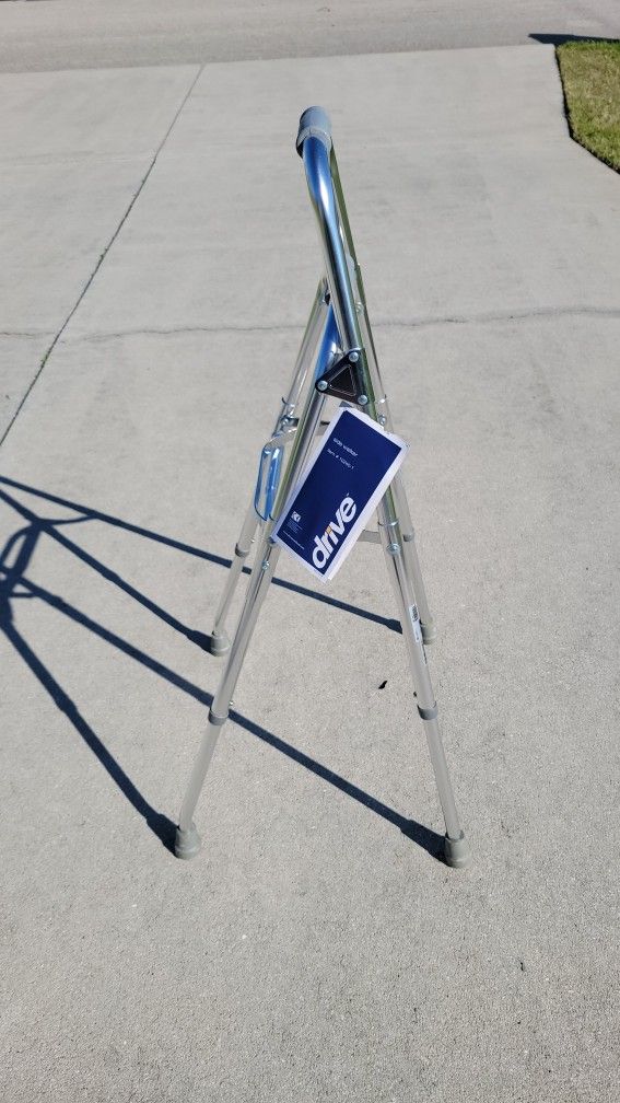 New-Drive Side Style Hemi One Arm Mobility Walker Stand