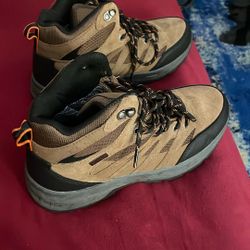 denali hiking boots US8