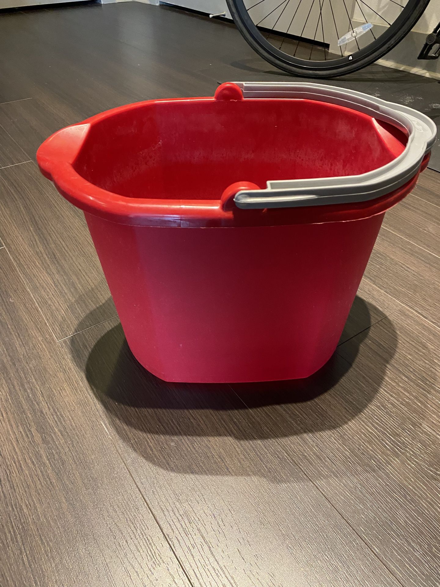 Sterilite 16 Qt. Dual Spout Pail / Buckets