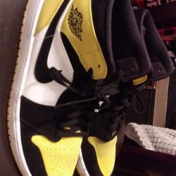 Black And Yellow Suede Jordan's Size 12