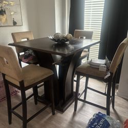 Dining Room Table 