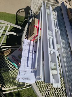 BRAND NEW FAUX WOOD CORDLESS BLINDS.. 8 DOLLARS EACH SIZES IN PICTURES .. SE HABLA ESPANOL.. CHECK OUT MY PAGE FOR MORE..