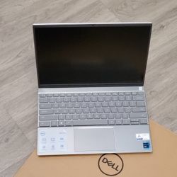 Dell - Inspiron 13 5310 13.3" (i5-11th Gen / 16GB RAM / 512GB SSD / Intel Iris XE Graphics)