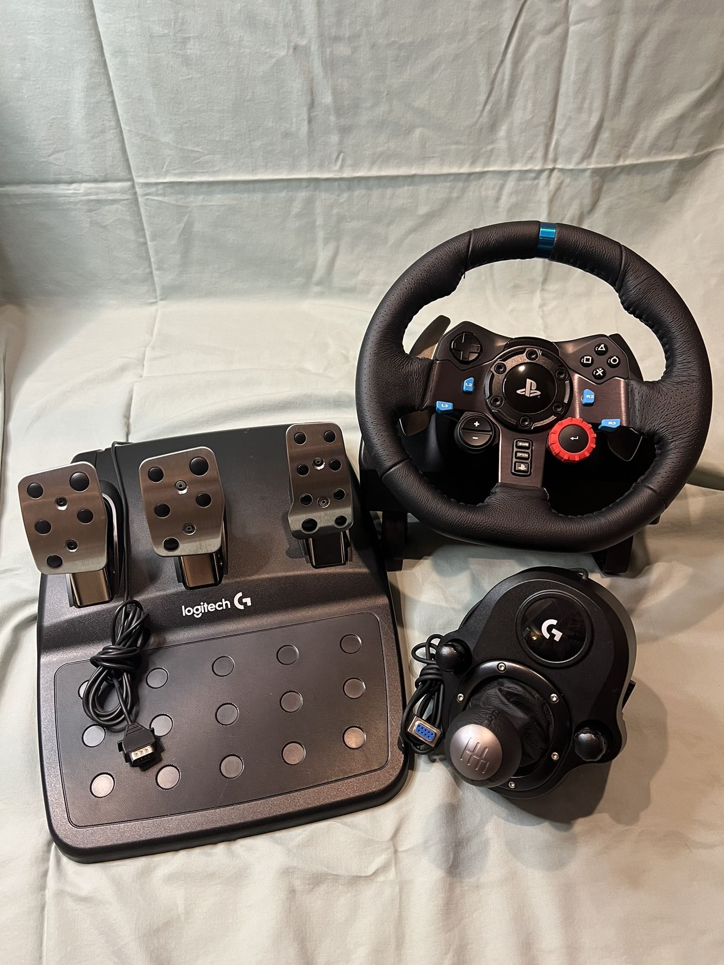 Logitech G29 Driving Force Racing Wheel and Pedals, Force Feedback, Real Leather + Logitech G Driving Force Shifter - For PS5, PS4 and PC, Mac - Black