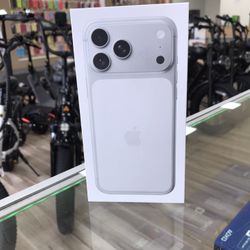 White iPhone 17 Pro Max 256GB 