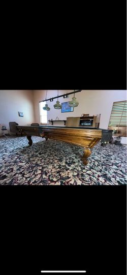 Pool Table (Delivery Included) New Felt Included - 9 Foot billiards Table - Real Wood design