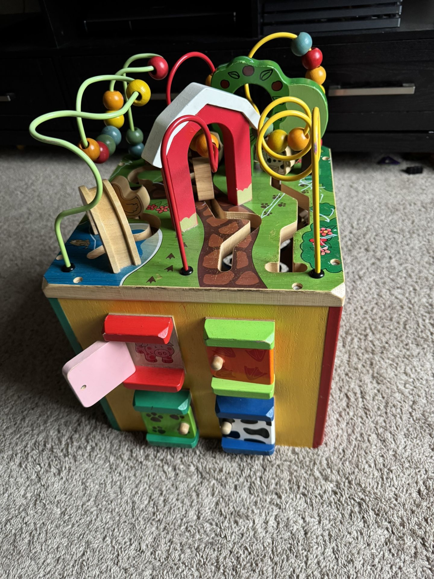 Battat - Activity Cube With Farm Theme