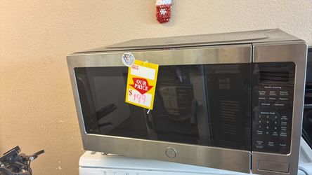 Nice like new GE stailenss steel microwave