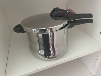 Olla Exprés Se Usó Una Ves Nomás 30.00 Dolares 