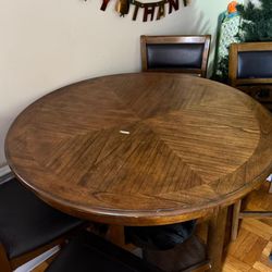 Used Good Dinning Table