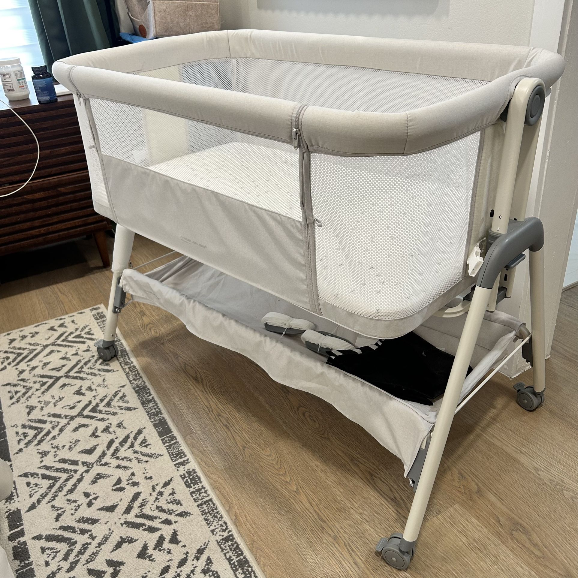 ANGELBLISS Newborn Baby Bassinet – Portable Bedside Sleeper, Crib, Adjustable Height, Wheels + Mattress