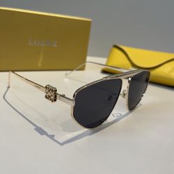 A classic and versatile sunglasses for men and women